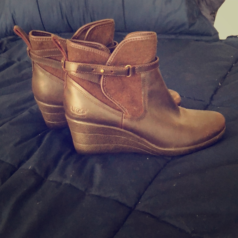 Ugg wedge booties